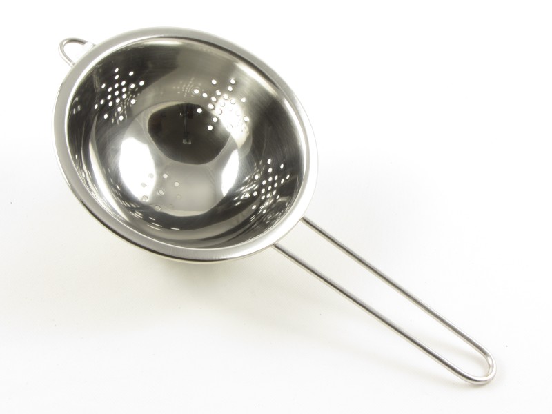 Rozsdamentes nyeles tésztaszűrő 14 cm - Banquet